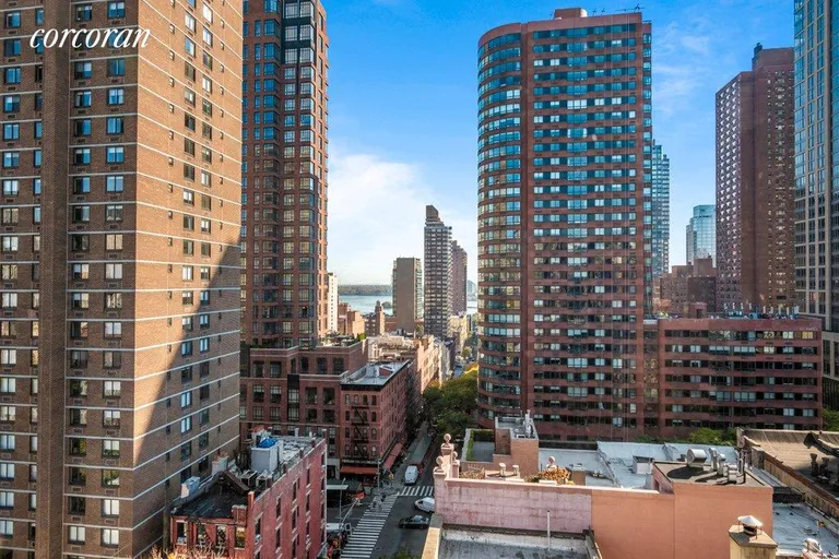 New York City Real Estate | View 152 East 94th Street, 12A | room 8 | View 9