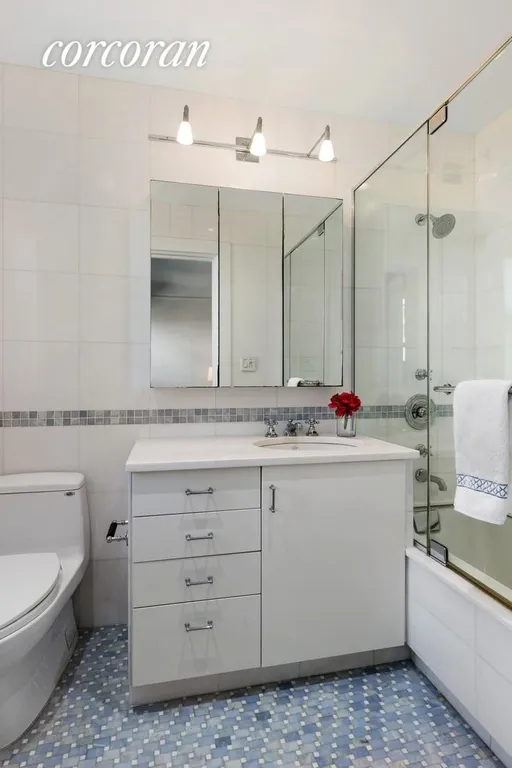 New York City Real Estate | View 334 West 86th Street, 15A | Primary Bathroom | View 7