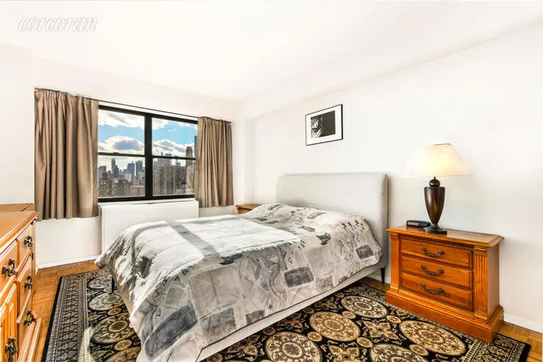 New York City Real Estate | View 345 East 80th Street, 25J | room 2 | View 3