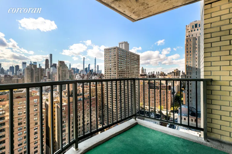 New York City Real Estate | View 345 East 80th Street, 25J | room 3 | View 4