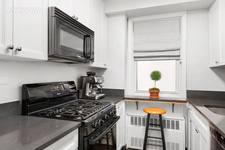 New York City Real Estate | View 123 East 75th Street, 8B | room 3 | View 4