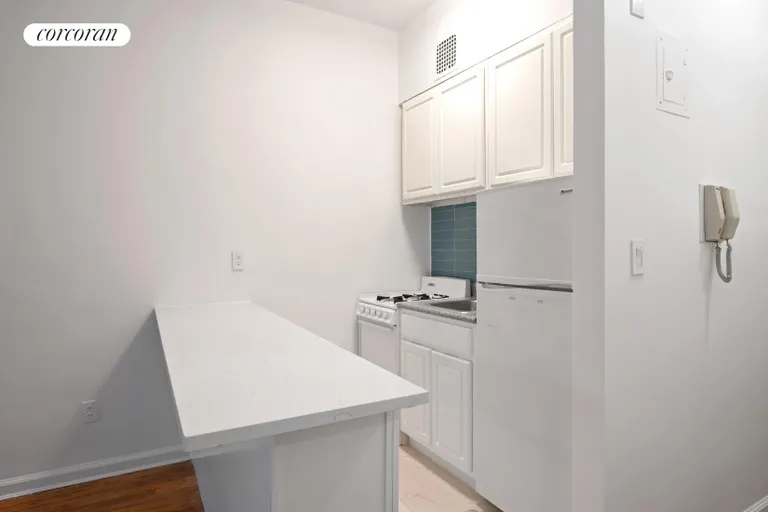 New York City Real Estate | View 444 East 87th Street, 5F | Kitchen | View 7