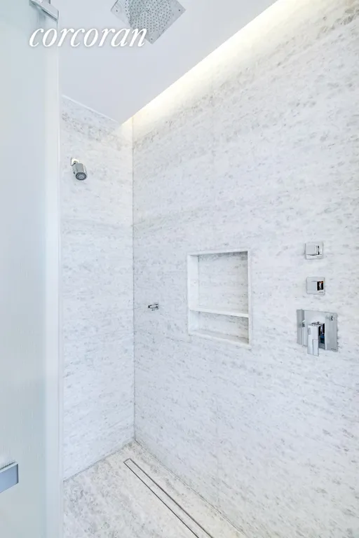 New York City Real Estate | View 35 Hudson Yards, 6204 | Full Bathroom | View 16