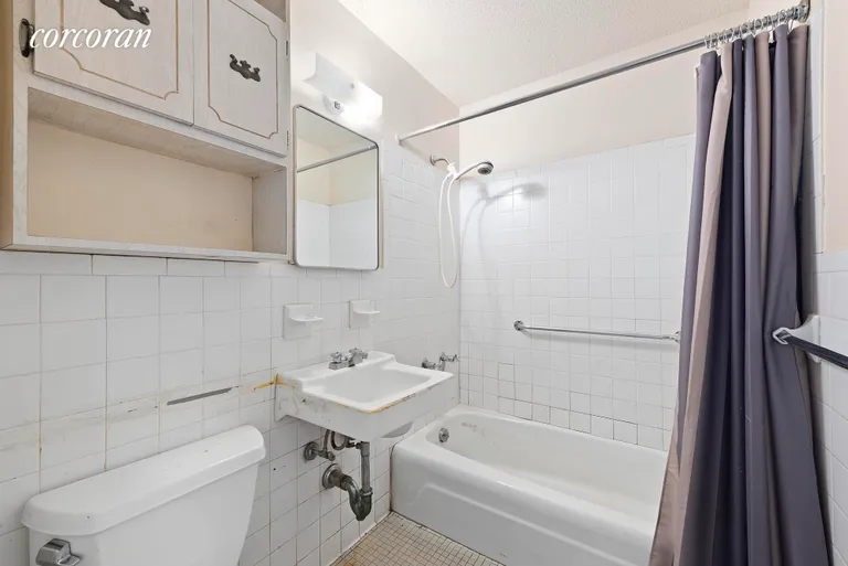 New York City Real Estate | View 100 Beekman Street, 6N | Full Bathroom | View 5
