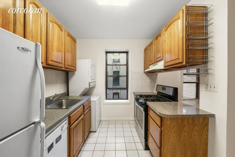 New York City Real Estate | View 394 Lincoln Place, B4 | Kitchen | View 10