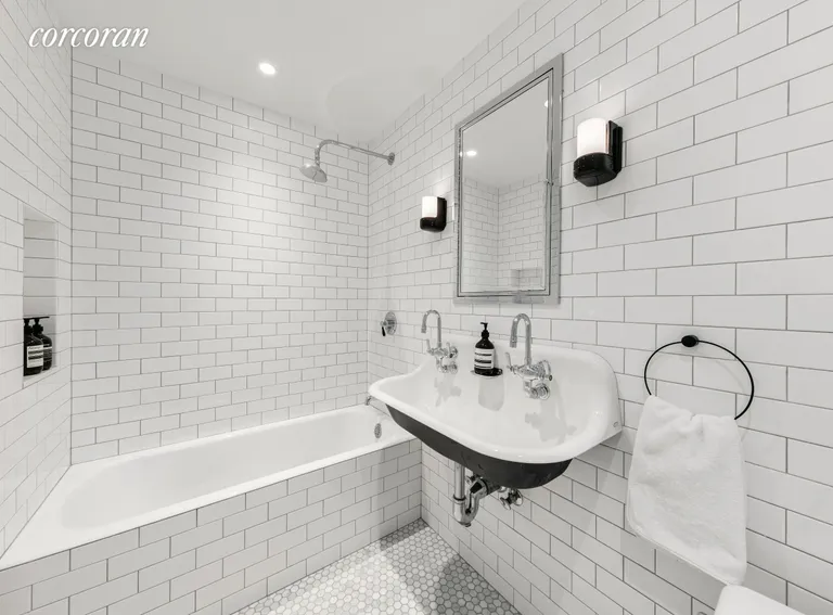 New York City Real Estate | View 59 West 12th Street, 7EF | Full Bathroom | View 16