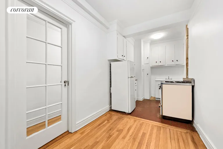 New York City Real Estate | View 70 East 96th Street, 5C | Kitchen | View 6