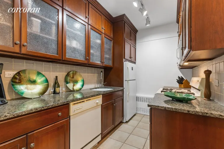 New York City Real Estate | View 440 East 62nd Street, 9G | Kitchen | View 3