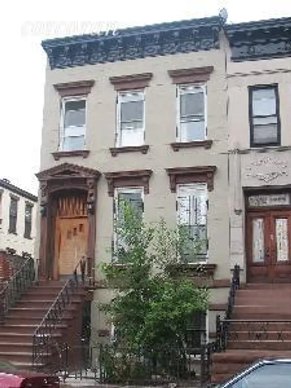New York City Real Estate | View 464 Macon Street, 2 | 2 Beds, 1 Bath | View 1