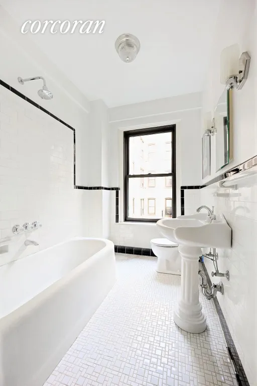 New York City Real Estate | View 135 Eastern Parkway, 4B | Full Bathroom | View 18