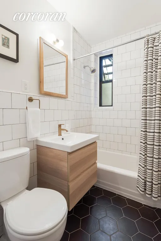 New York City Real Estate | View 100 West 12th Street, 4E | Full Bathroom | View 6