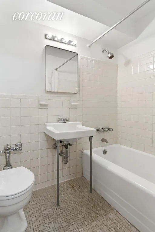 New York City Real Estate | View 205 East 77th Street, 4H | Full Bathroom | View 8