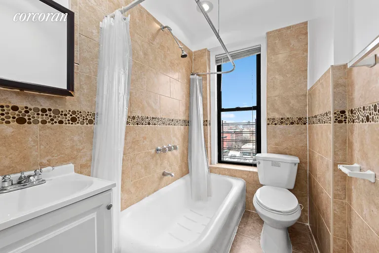 New York City Real Estate | View 1931 Madison Avenue, 7C | Full Bathroom | View 2