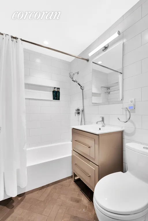 New York City Real Estate | View 170 West End Avenue, 30B | Full Bathroom | View 7