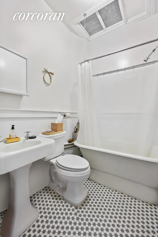 New York City Real Estate | View 371A Greene Avenue, TWNHOUSE | Renovated Bathrooms | View 7