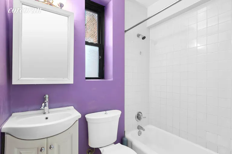 New York City Real Estate | View 100 West 12th Street, 5R | Primary Bathroom | View 5