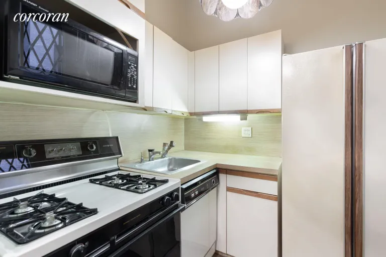 New York City Real Estate | View 315 East 88th Street, 1C | Kitchen | View 3