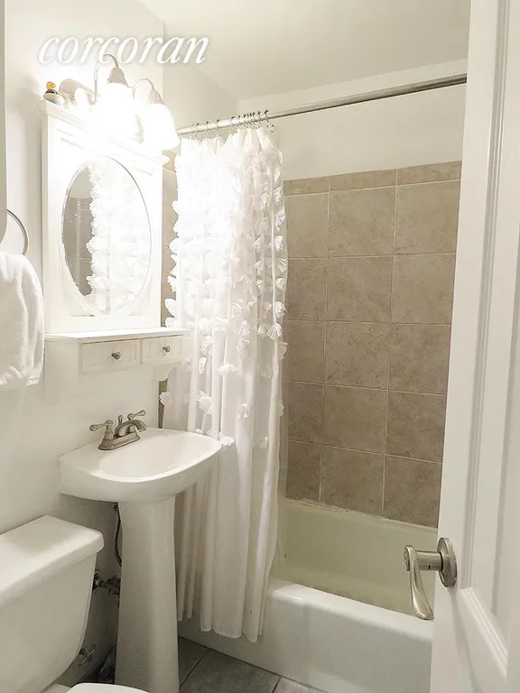 New York City Real Estate | View 160 East 91st Street, 3P | Full Bathroom | View 6