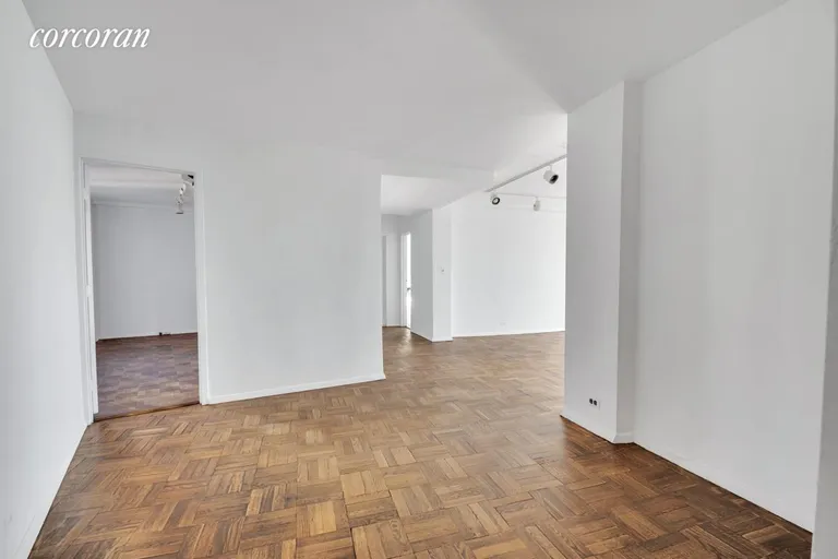 New York City Real Estate | View 1 Gracie Terrace, 20A | Dining Foyer | View 7