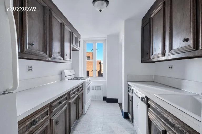 New York City Real Estate | View 1 Gracie Terrace, 20A | Kitchen | View 9