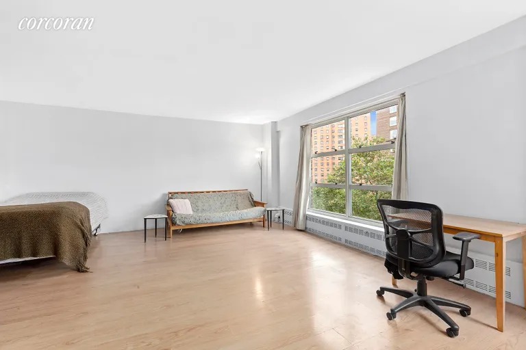 New York City Real Estate | View 100 LaSalle Street, 8E | Dining Area | View 3