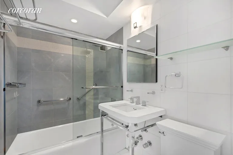 New York City Real Estate | View 130 East 63rd Street, 9C | Full Bathroom | View 11