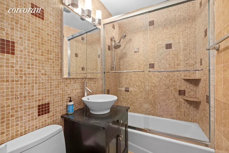 New York City Real Estate | View 200 East 24th Street, 908 | Primary Bathroom | View 7