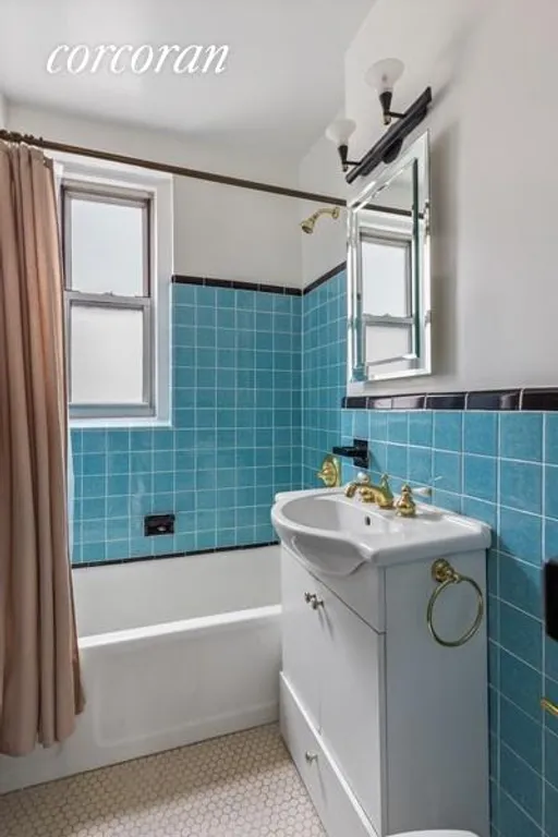 New York City Real Estate | View 25 Minetta Lane, 5K | Full Bathroom | View 9
