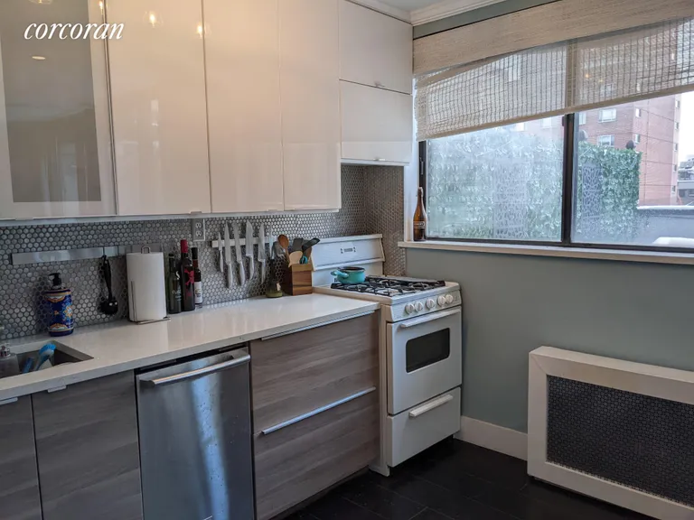 New York City Real Estate | View 215 East 24th Street, 814 | Kitchen | View 6