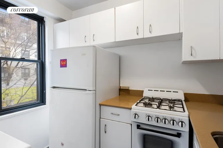 New York City Real Estate | View 120 East 90th Street, 2F | Kitchen | View 7