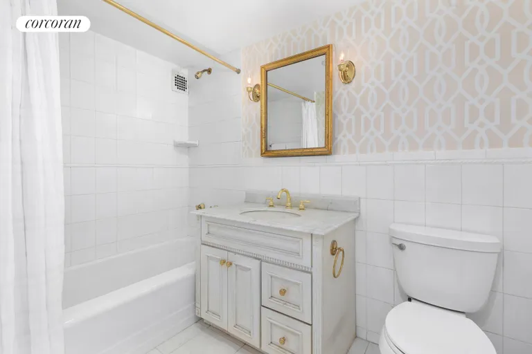 New York City Real Estate | View 535 East 86th Street, 9B | Primary Bathroom | View 10