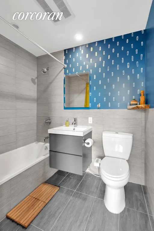 New York City Real Estate | View 227 34th Street, 1F | Full Bathroom | View 7