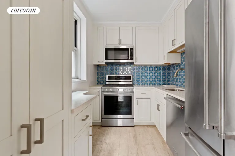 New York City Real Estate | View 220 Berkeley Place, 2G | room 2 | View 3