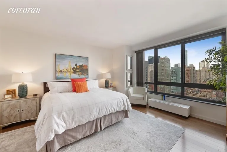 New York City Real Estate | View 100 United Nations Plaza, 29E | North-facing bedroom suite | View 6