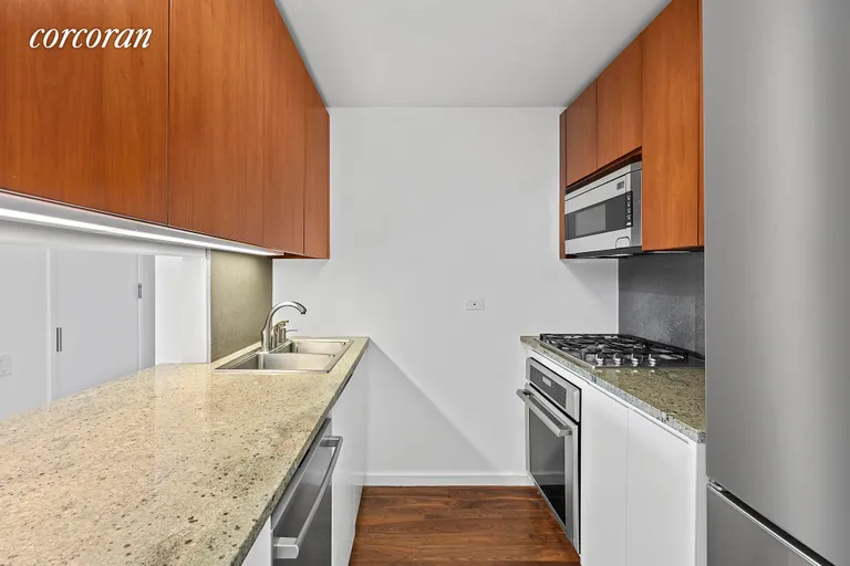 New York City Real Estate | View 515 East 72nd Street, 25F | room 4 | View 5