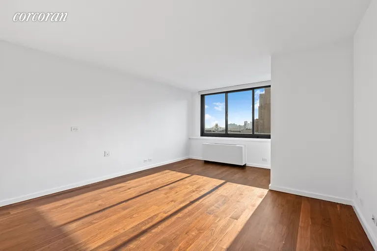 New York City Real Estate | View 515 East 72nd Street, 25F | room 8 | View 9