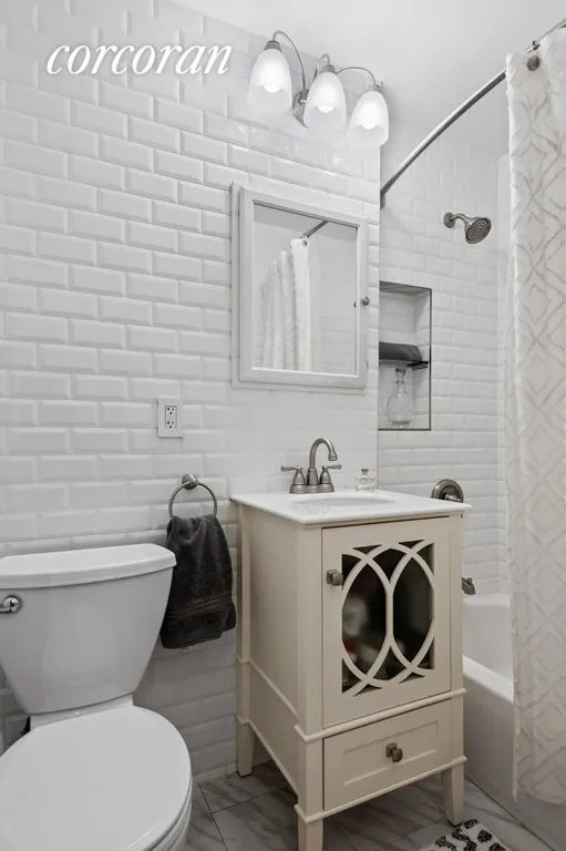 New York City Real Estate | View 85 Livingston Street, 3M | Full Bathroom | View 6