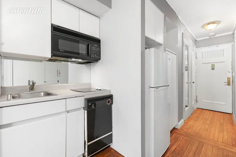 New York City Real Estate | View 25 Tudor City Place, 2122 | Kitchen | View 3