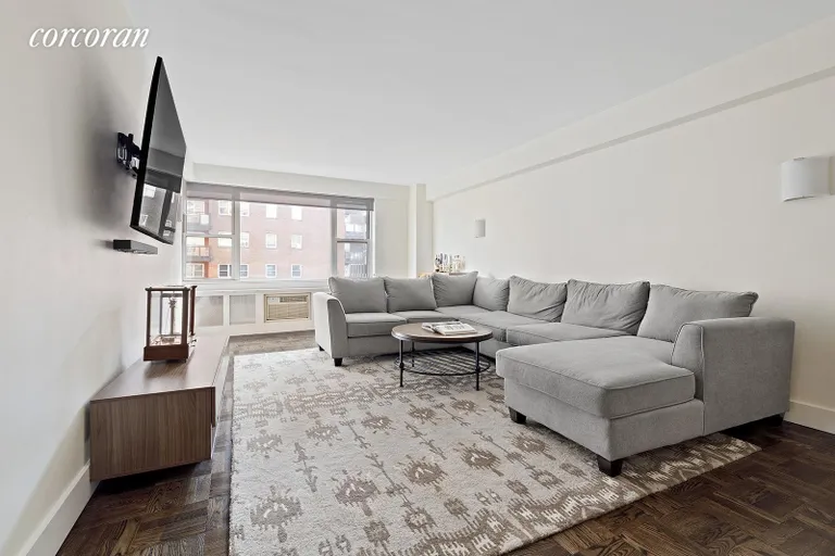 New York City Real Estate | View 80 East End Avenue, 9D | 1 Bed, 1 Bath | View 1