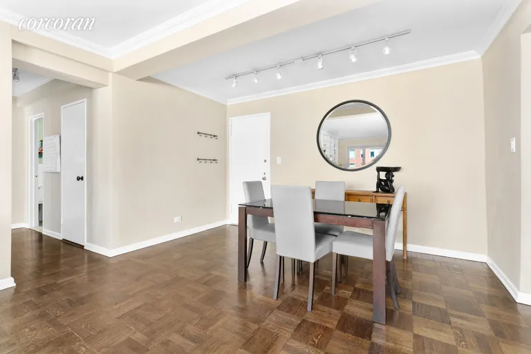 New York City Real Estate | View 200 East 78th Street, 14C | Dining Bay/ Foyer | View 2