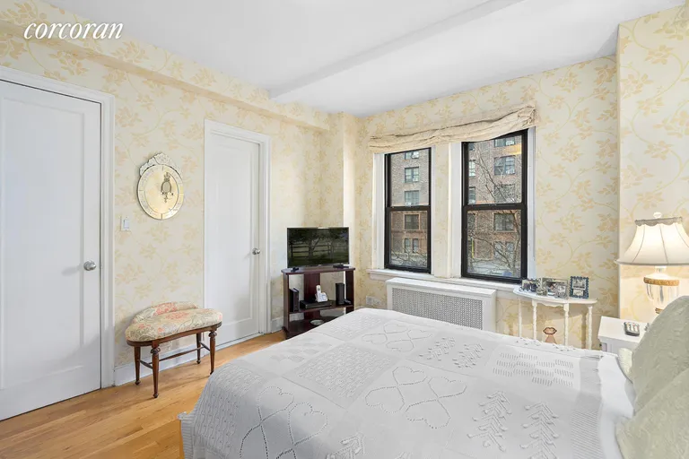 New York City Real Estate | View 49 West 72Nd Street, 3E | room 3 | View 4