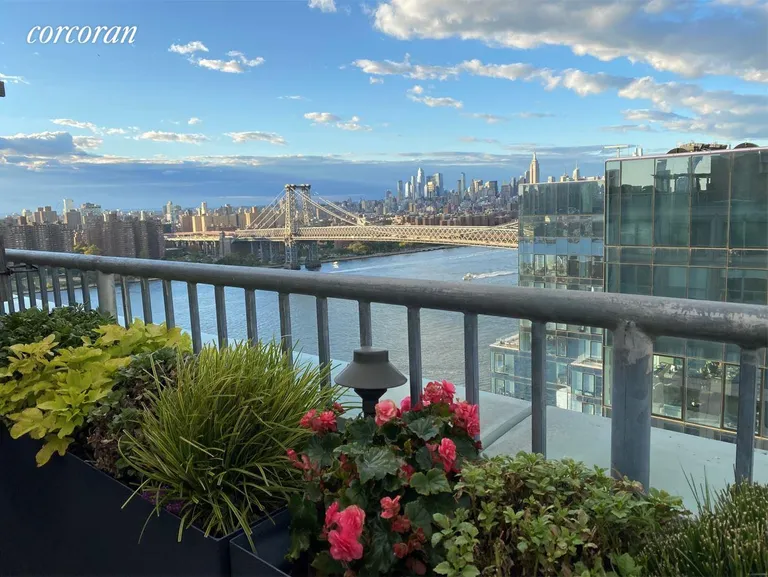 New York City Real Estate | View 440 Kent Avenue, PH3D | room 11 | View 12