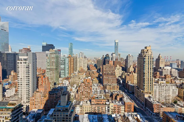 New York City Real Estate | View 100 United Nations Plaza, 34E | Open skyline views to the north | View 4