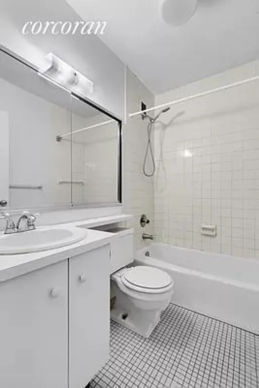 New York City Real Estate | View 407 Park Avenue South, 26F | Full Bathroom | View 5