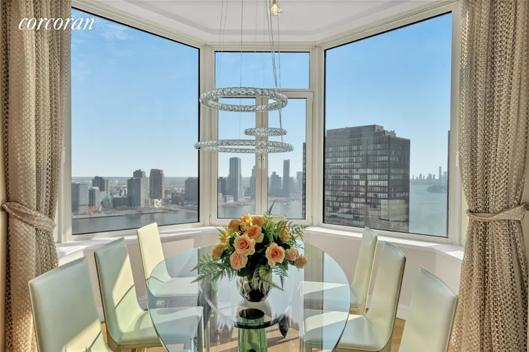 New York City Real Estate | View 400 East 51st Street, 29B | Dining Bay/ Foyer | View 5