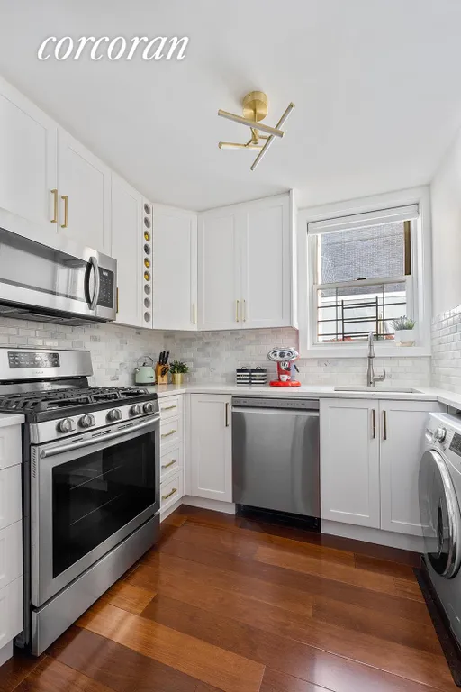 New York City Real Estate | View 301 East 78th Street, 2G | room 3 | View 4