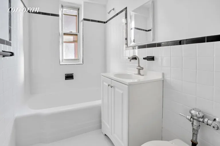 New York City Real Estate | View 457 Fdr Drive, A1004 | Full Bathroom | View 9