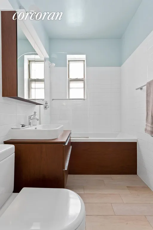 New York City Real Estate | View 4012 7th Avenue, 8 | Full Bathroom | View 5