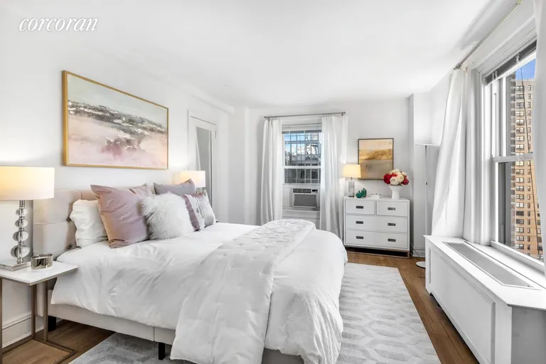 New York City Real Estate | View 230 West End Avenue, 17D | room 3 | View 4