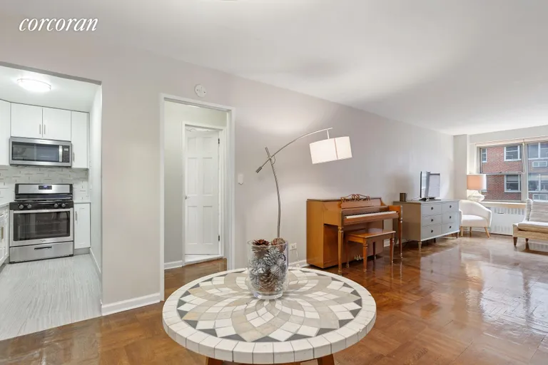 New York City Real Estate | View 420 East 55th Street, 7M | room 2 | View 3